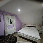 Apartmanovy Dom V Panorama Parku Nezbudska Lucka