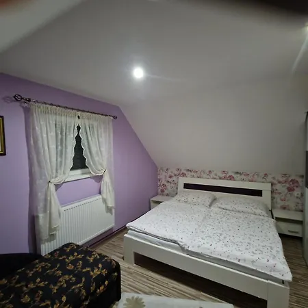 Apartmanovy Dom V Panorama Parku Nezbudska Lucka